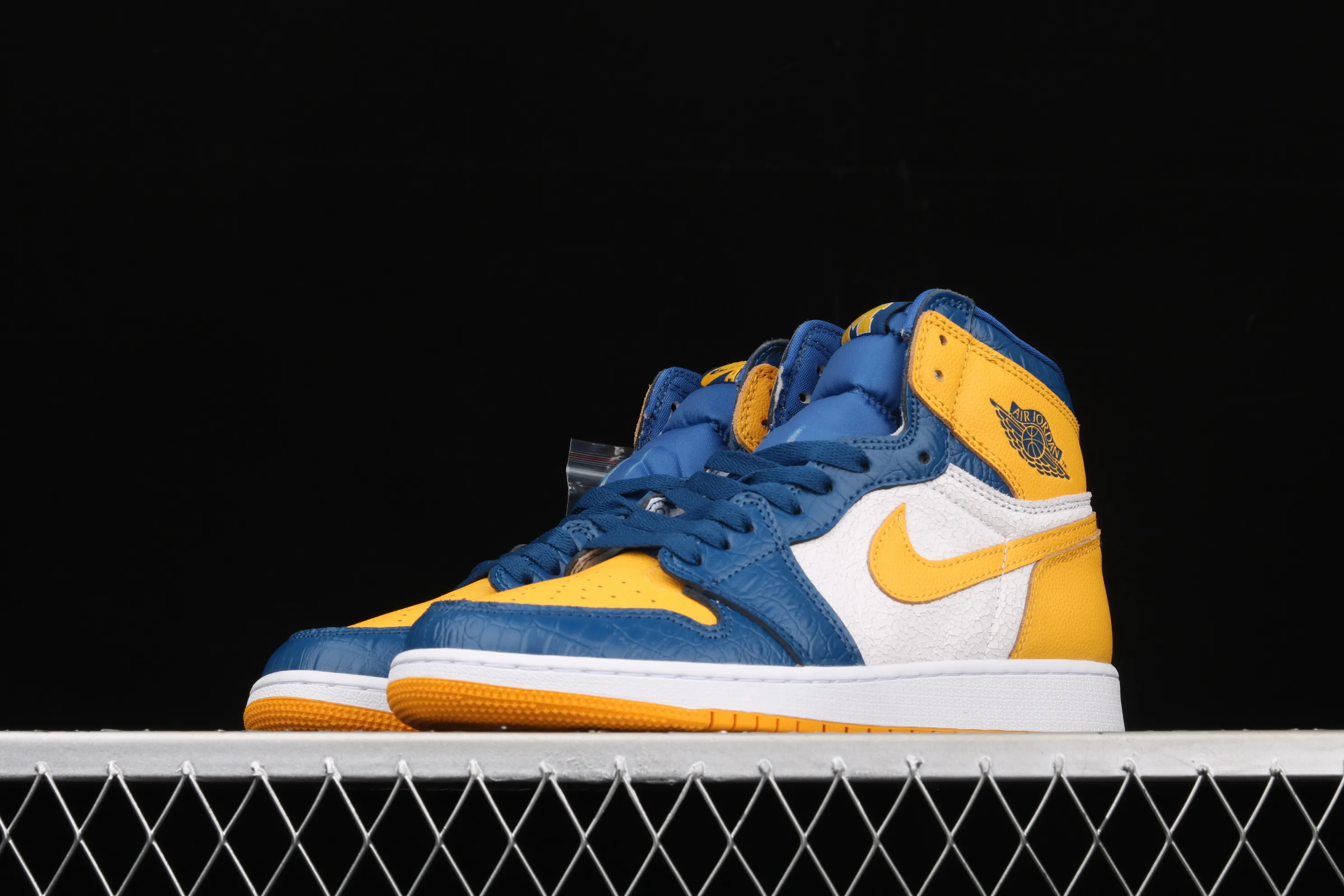 All categories Air Jordan Jordan series basketball shoes Air Jordan 1 Mid Air Jordan 1 Mid AJ1 Joe 1 candy color snake pattern stitching mid-top versatile casual sports sneakers CZ6909-100